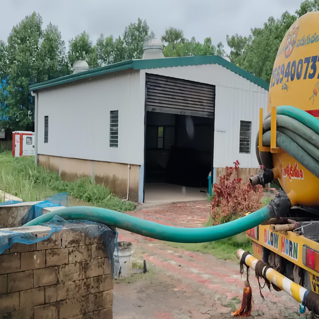 Commercial septic tank cleaning